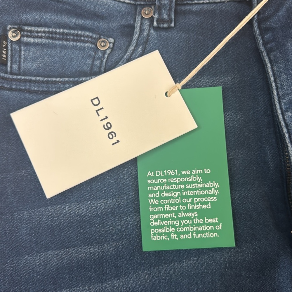 NWT DL1961 Hepburn 32” wide leg - Picture 9 of 13